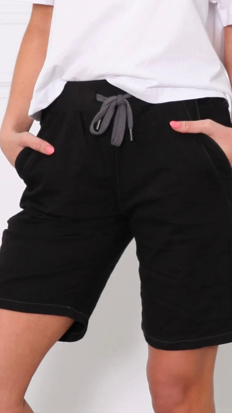 Riley Shorts Black